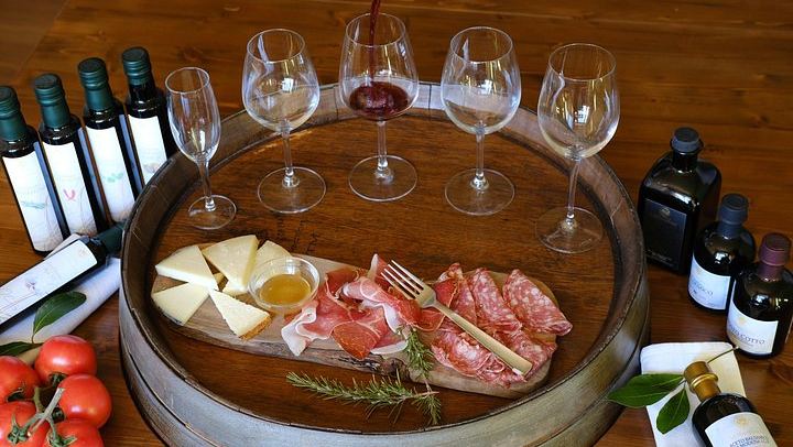 Podere La Marronaia Private Biodynamic Tasting with Lunch, Olive Oil and Balsamic (2/8)