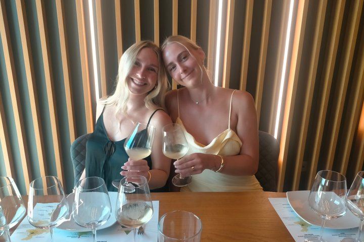 Single-Winery Prosecco Tasting from Venice: Sommelier Host, 4 Styles, Cheese Lunch (12/12)