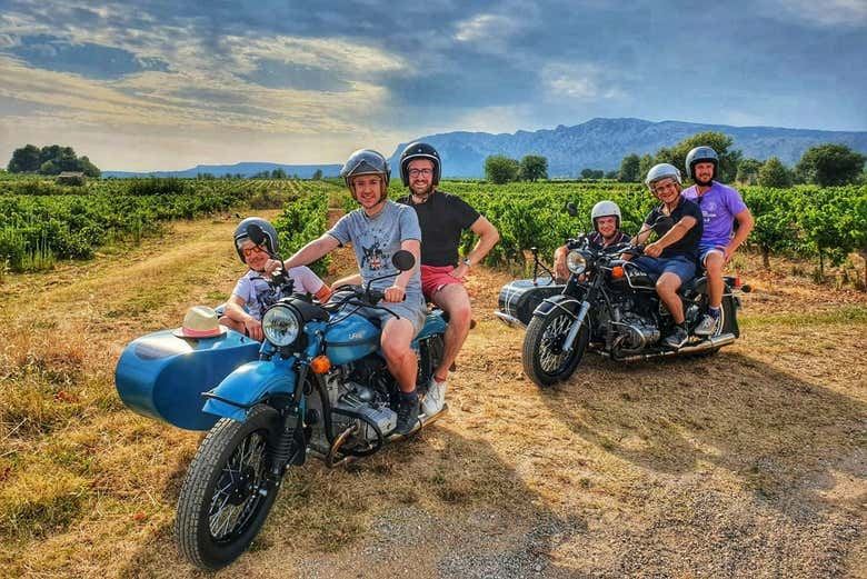 Private Sidecar Tour from Aix: Lavender Fields, Wine Tasting and Calissons, 2 or 4 Hours (2/8)