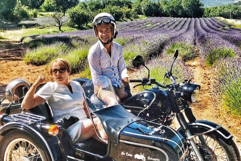 Private Sidecar Tour from Aix: Lavender Fields, Wine Tasting and Calissons, 2 or 4 Hours (3/8)