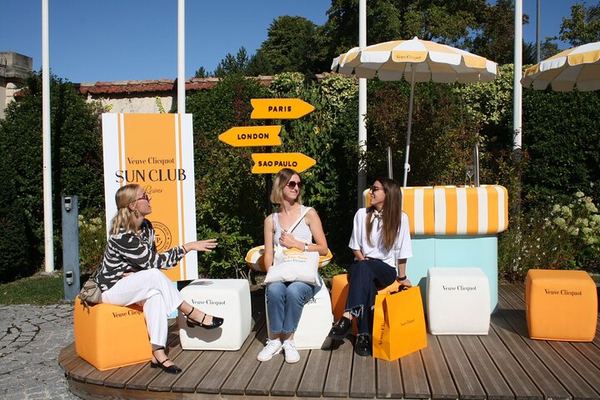 Veuve Clicquot Cellars and Family House Day Tour from Épernay or Reims, Estate Lunch
