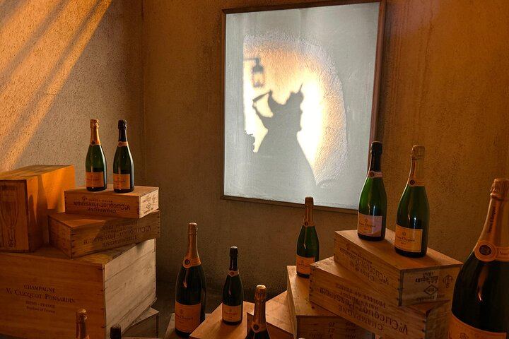 Veuve Clicquot Cellars and Family House Day Tour from Épernay or Reims, Estate Lunch (6/12)