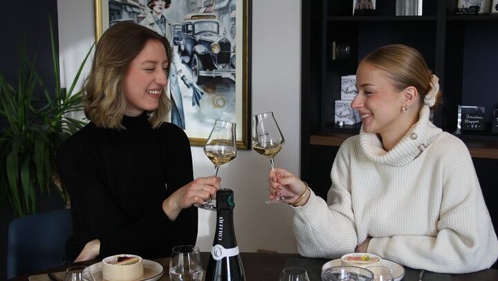 Veuve Clicquot Cellars and Family House Day Tour from Épernay or Reims, Estate Lunch (2/12)