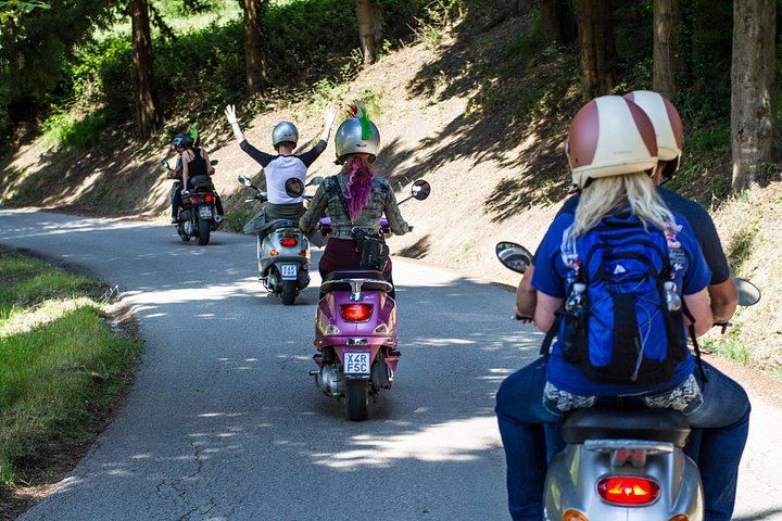 Automatic Vespa Ride in Chianti from Florence: Van Transfer, Winery and Olive Oil (5/12)