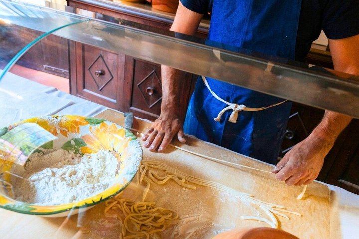 The Tour Guy Rome to Tuscany: Civita di Bagnoregio, Montepulciano Winery Lunch and Pienza (8/12)