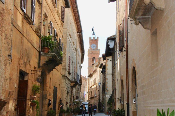 Rome to Tuscany Day Trip by Coach: Montepulciano, Pienza, Vineyard Lunch and Wine Tasting (11/12)