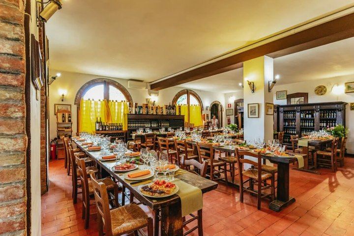 Rome to Tuscany Day Trip by Coach: Montepulciano, Pienza, Vineyard Lunch and Wine Tasting (9/12)