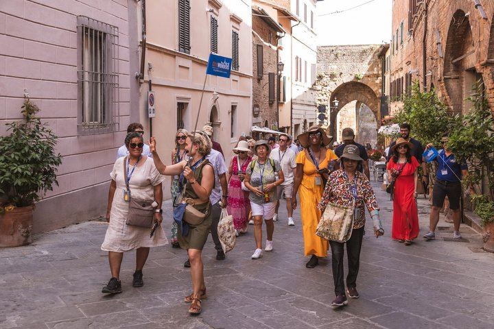 Rome to Tuscany Day Trip by Coach: Montepulciano, Pienza, Vineyard Lunch and Wine Tasting (7/12)