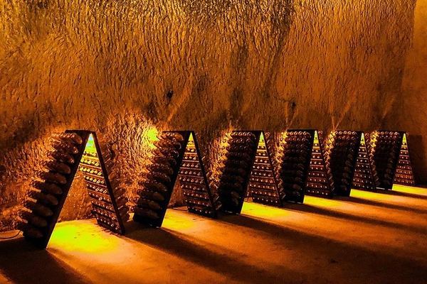 Private Half Day from Paris to Ruinart, the Oldest Champagne House, with Reims Cathedral