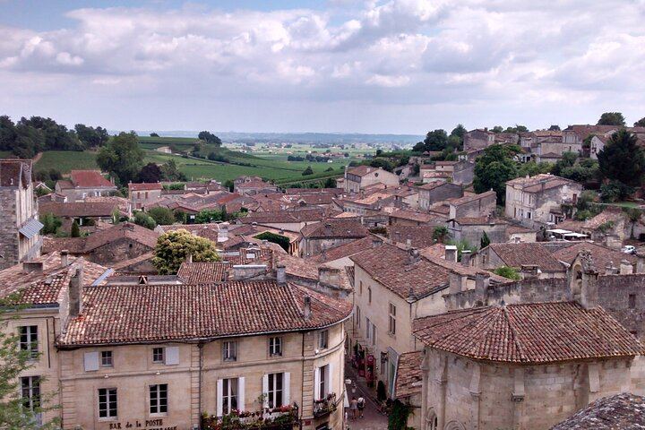 Saint-Émilion Day Trip from Bordeaux: Village Walk, 3 Château Tastings and Picnic Lunch (9/12)