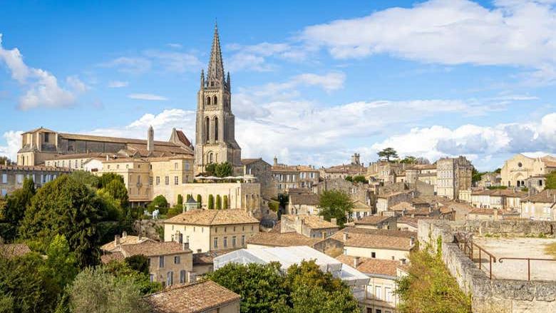Saint-Émilion Day Trip from Bordeaux: Monolithic Church, Trinity Chapel, Grand Cru Tasting (1/7)