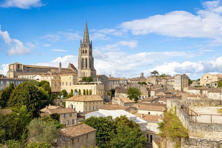 Saint-Émilion Day Trip from Bordeaux: Monolithic Church, Trinity Chapel, Grand Cru Tasting (1/7)