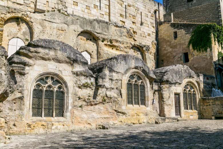 Saint-Émilion Day Trip from Bordeaux: Monolithic Church, Trinity Chapel, Grand Cru Tasting (4/7)