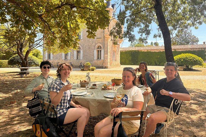 Max-8 E-Bike Day from Bordeaux: Saint-Émilion Minivan Transfer, Grand Cru Lunch, Pétrus (8/10)