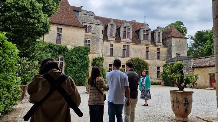 BordeauxWinePilgrim Premium E-Bike Pilgrimage in Saint-Émilion with Château Garden Lunch (3/12)