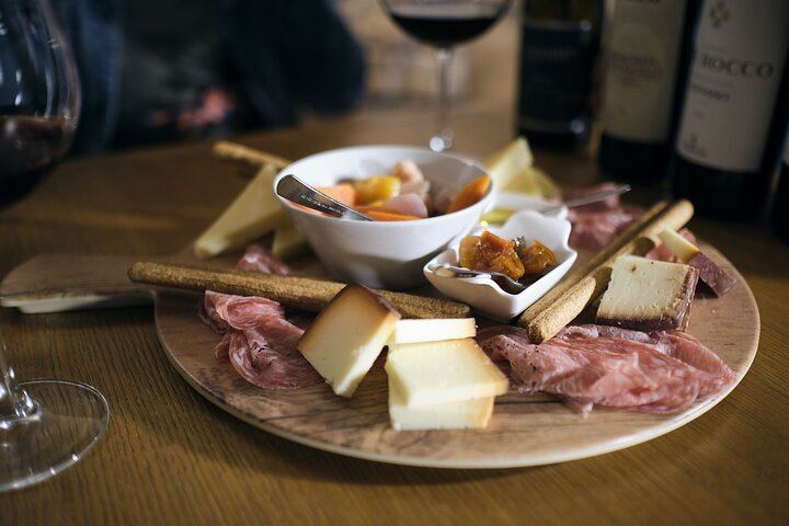 One-Hour Verona Wine Tasting in an Osteria near Juliet's House and the Arena (12/12)