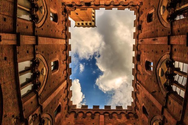 Florence Day Trip to Monteriggioni, Siena, San Gimignano and a Chianti Vineyard Tasting