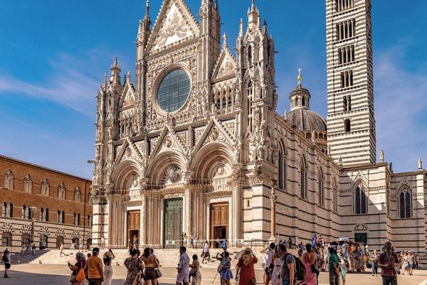 Gray Line Florence Tuscany Day Tour: San Gimignano, Monteriggioni, Chianti Lunch, Siena
