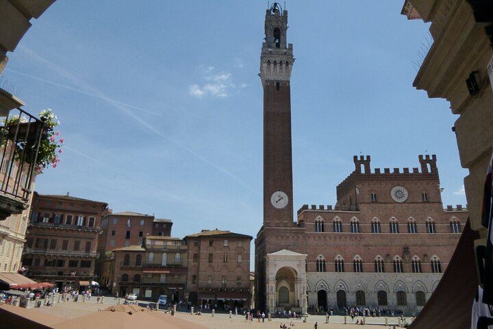 Gray Line Florence Tuscany Day Tour: San Gimignano, Monteriggioni, Chianti Lunch, Siena (9/12)