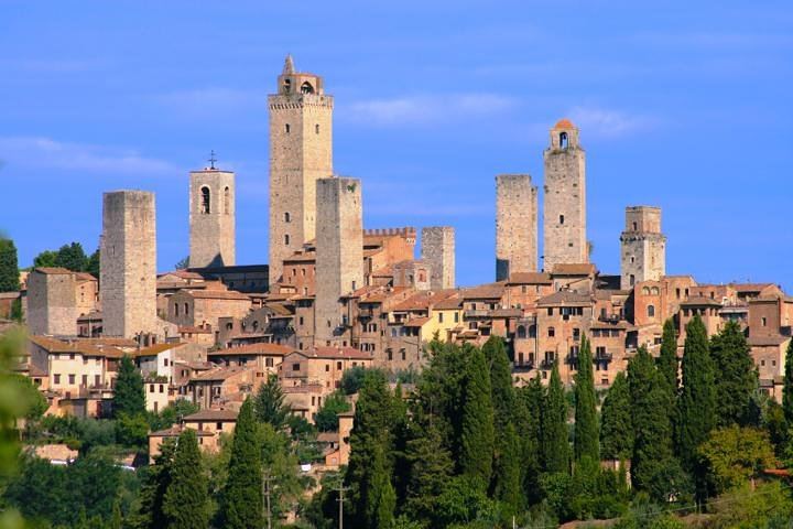 Rome to Siena and San Gimignano Day Trip: Tenuta Torciano Tasting of 10 Wines and Lunch (5/12)