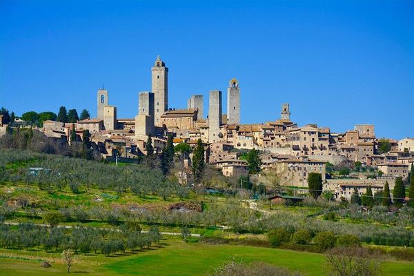 Private Day Trip from Florence to San Gimignano and Chianti by Deluxe Minivan, Commentary