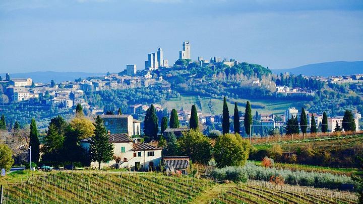 Private Day Trip from Florence to San Gimignano and Chianti by Deluxe Minivan, Commentary (1/8)