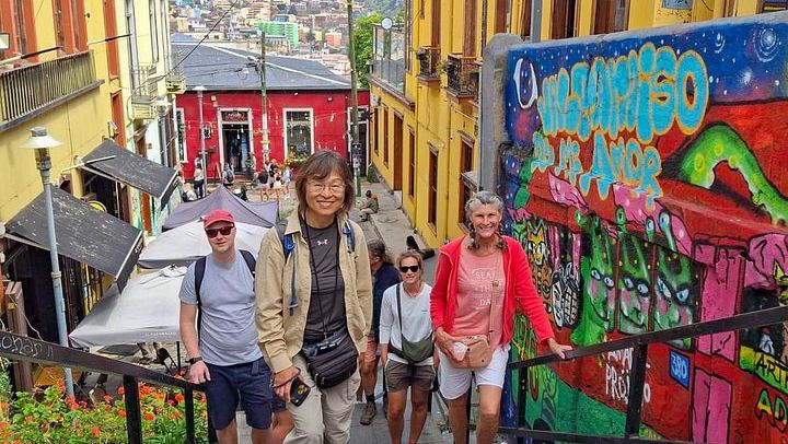 Santiago Pickup Day Tour: Viña del Mar, Valparaíso Hills and Casablanca Wine Tasting (4/12)