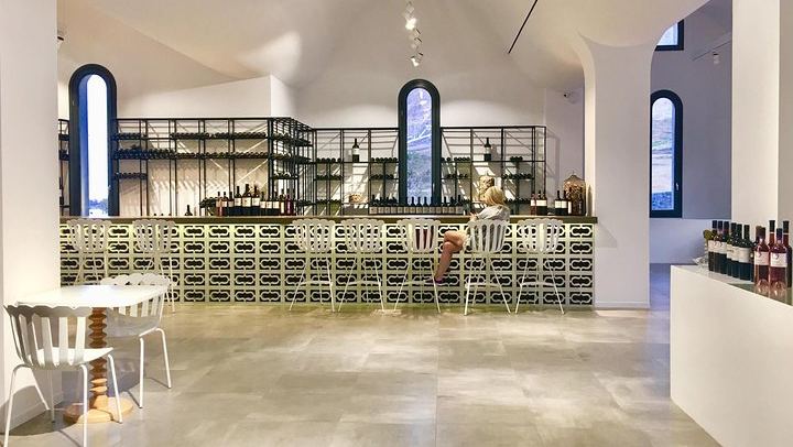Santorini Three-Winery Tour by Mercedes Van with 12 Tastings, Megalochori and Oia Sunset (2/12)