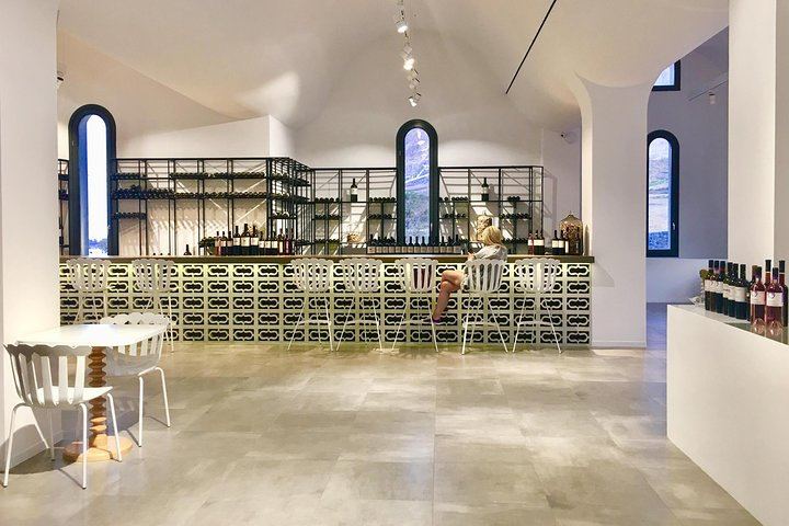 Santorini Three-Winery Tour by Mercedes Van with 12 Tastings, Megalochori and Oia Sunset (2/12)