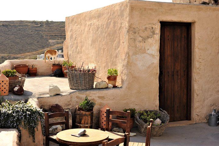 Santorini Three-Winery Tour by Mercedes Van with 12 Tastings, Megalochori and Oia Sunset (10/12)