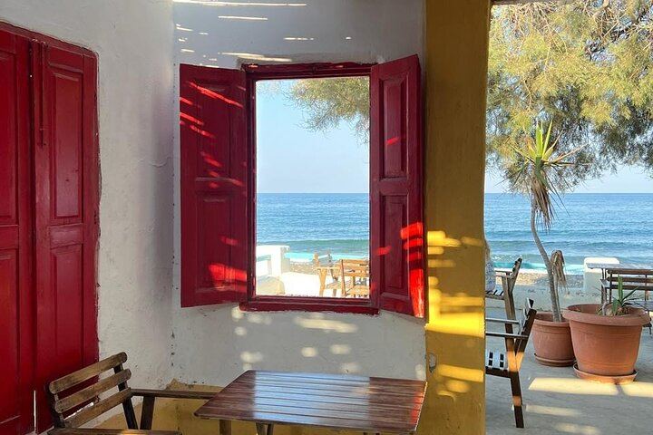 Private Santorini Sunset Wine Tour: 4 Wineries, Sommelier, Full Bottle at Santo Wines (12/12)