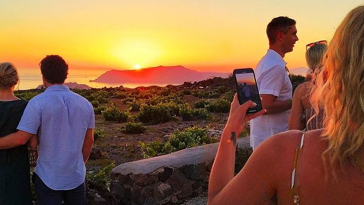 Santorini Sunset Wine Tour for Up to 8 with a Sommelier, Three Wineries and Dinner (3/12)