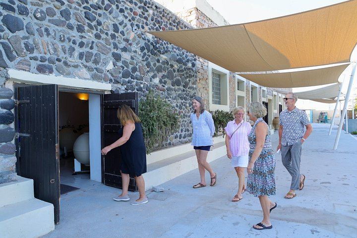 Santorini Daytime Wine Tour for Up to 8: Sommelier, Two Wineries, Eight Wines, Lunch (6/11)