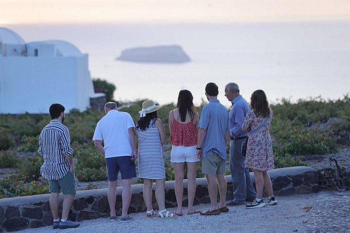 Santorini Sunset Wine Tour for Up to 8 with a Sommelier, Three Wineries and Dinner (10/12)