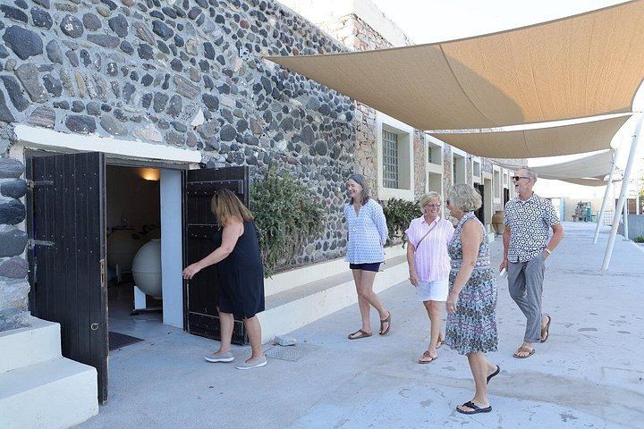 Santorini Sunset Wine Tour for Up to 8 with a Sommelier, Three Wineries and Dinner (8/12)
