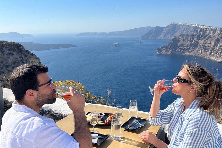 Shared Santorini Wine Tour: Art Space, Estate Argyros and Venetsanos, 12 Wines (1/12)