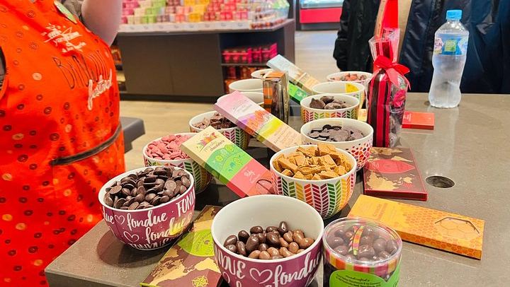 Yarra Valley Day Tour with Farm Stop, Yering Station, Chocolate and Gin Option (3/12)