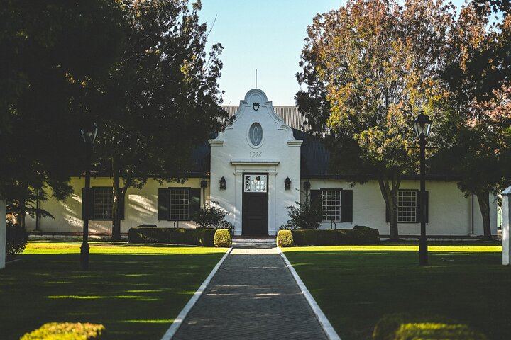 Savour Voyager Wine Tasting at Voyager Estate with Snack and Wine Pairing (1/3)
