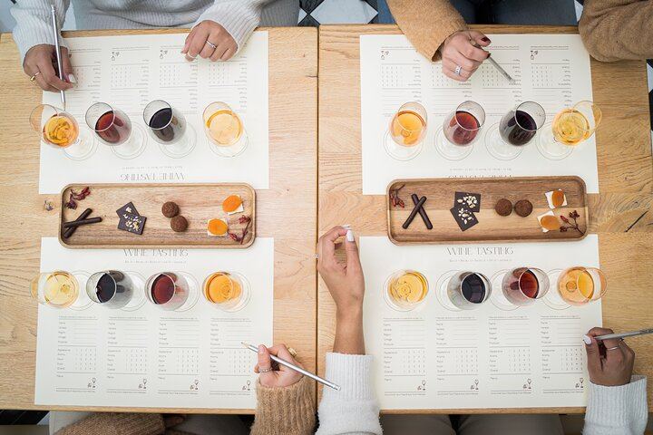 Porto Best of the Best Port Tasting with Artisan Chocolates at Boutique Hotel Canto de Luz (4/7)