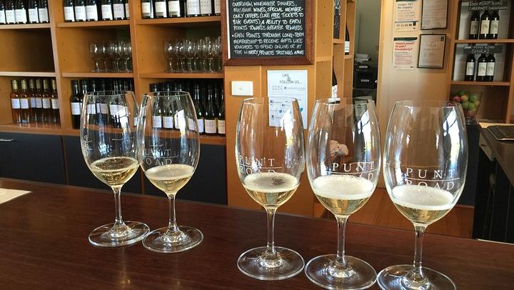 Yarra Valley Four-Winery Tour with Two-Course Lunch, Gin or Beer Upgrade (2/12)