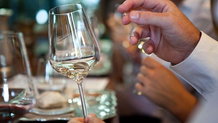 Private Full-Day Stellenbosch Wine Tour with Pickup: Hartenberg to L'Avenir (3/6)