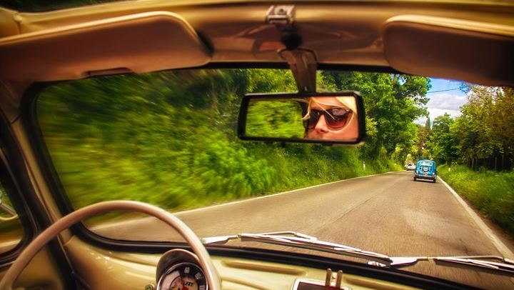 Self-Drive Vintage Fiat 500 Convoy to a 15th-Century Villa with Picnic Lunch and Wine (3/6)