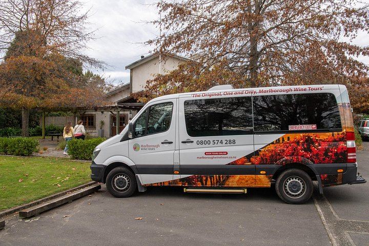 Picton Cruise Passenger Wine Tour: 5-6 Hours, Four Wineries, Chocolate, Max 11 (3/8)