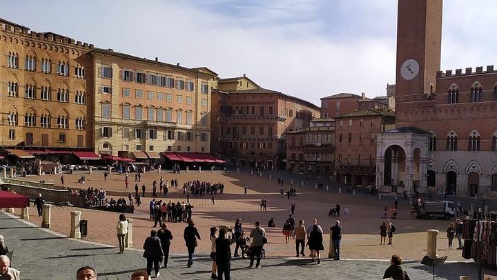 Rome to Siena and San Gimignano Day Trip: Tenuta Torciano Tasting of 10 Wines and Lunch (2/12)