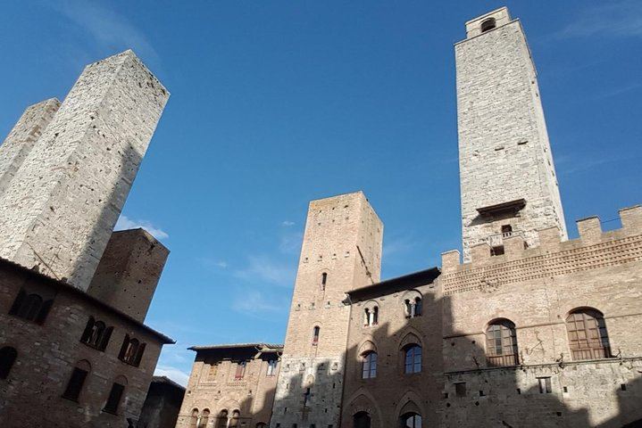 Rome to Siena and San Gimignano Day Trip: Tenuta Torciano Tasting of 10 Wines and Lunch (8/12)