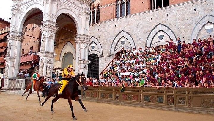 Small Group Day Trip from Montecatini Terme: Siena, San Gimignano and Chianti Estate (4/6)