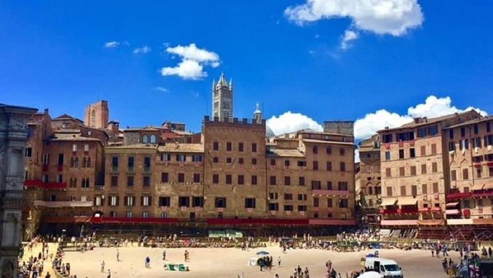 Lucca Departure: Small Group Day in Siena and San Gimignano with Chianti Cellar Tasting (1/6)