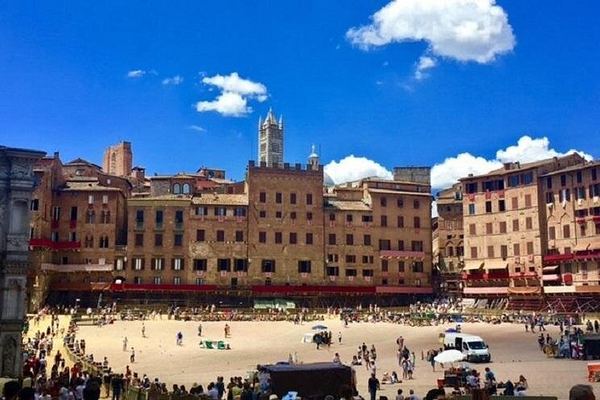 Small Group Day Trip from Montecatini Terme: Siena, San Gimignano and Chianti Estate