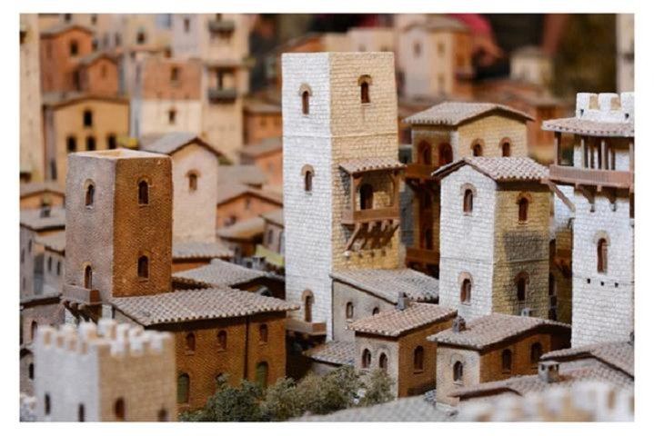 Lucca Departure: Small Group Day in Siena and San Gimignano with Chianti Cellar Tasting (3/6)