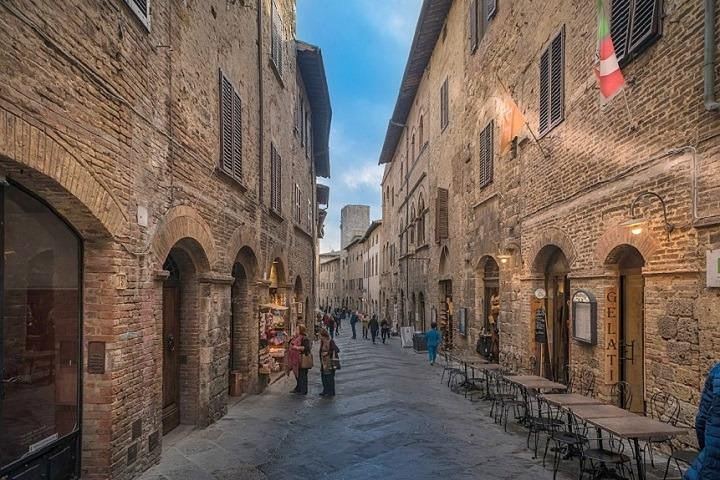 Lucca Departure: Small Group Day in Siena and San Gimignano with Chianti Cellar Tasting (6/6)
